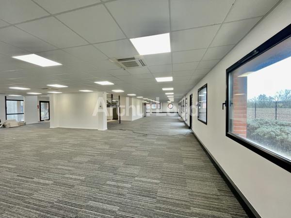 Bureaux modernes à louer - 450 m² avec parkings et terrasse privative au coeur du Parc Scientifique de la Haute Borne