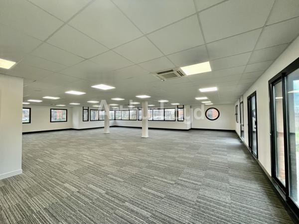 Bureaux modernes à louer - 450 m² avec parkings et terrasse privative au coeur du Parc Scientifique de la Haute Borne