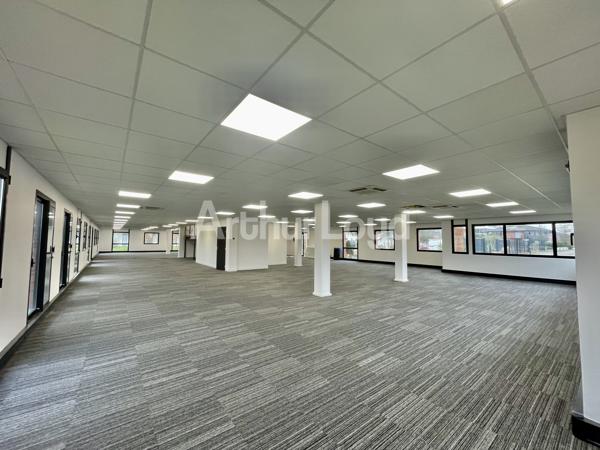 Bureaux modernes à louer - 450 m² avec parkings et terrasse privative au coeur du Parc Scientifique de la Haute Borne
