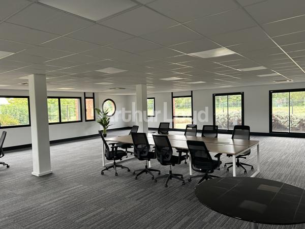 Bureaux modernes à louer - 450 m² avec parkings et terrasse privative au coeur du Parc Scientifique de la Haute Borne