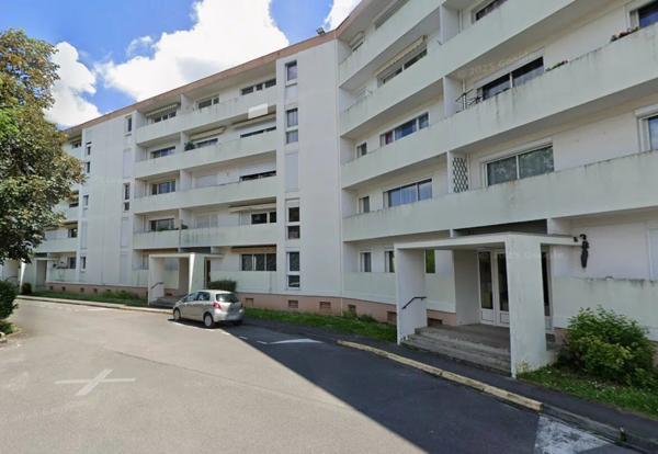 Vente                                                      Appartement
                        
                     4 pièces                      70 m2                     à Laon