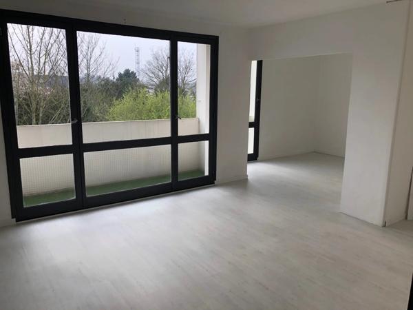 Vente                                                      Appartement
                        
                     4 pièces                      70 m2                     à Laon