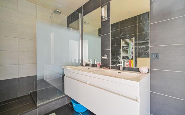 Appartement à vendre    2 pièces •  Paris 17