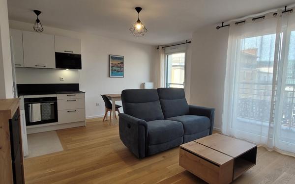 Appartement à louer    2 pièces • 46,64 m2 Issy-les-Moulineaux