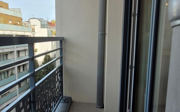 Appartement à louer    2 pièces • 46,64 m2 Issy-les-Moulineaux