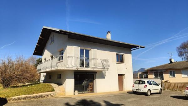 GRANDE MAISON FAMILIALE A AMANCY