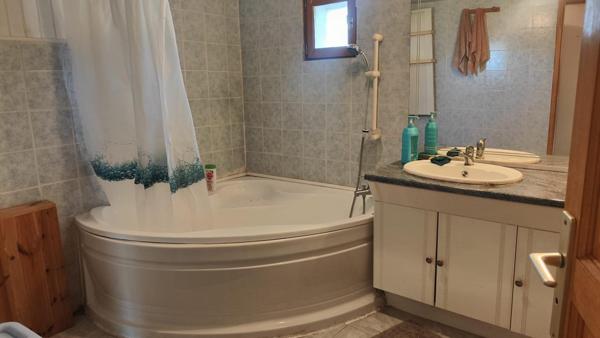 GRANDE MAISON FAMILIALE A AMANCY