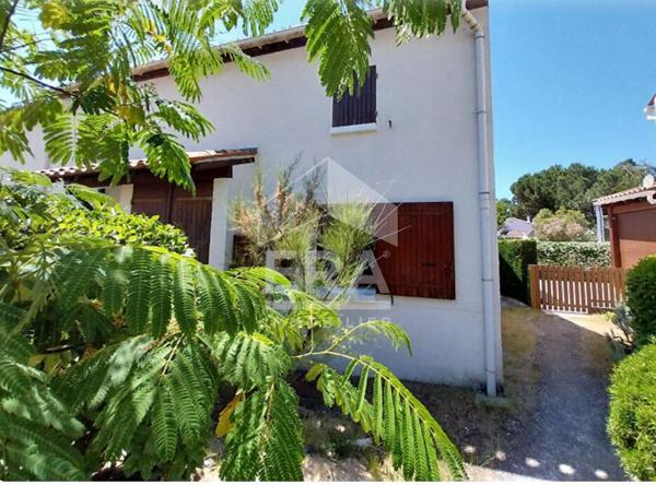 PIED À TERRE ENTRE PLAGES ET COMMERCES, TOUT À PORTÉE DE MAINS