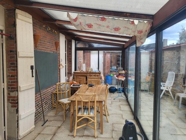 MONTMORT-LUCY : LONGERE de 94,10  m² avec DEPENDANCES sur 1.624 m²