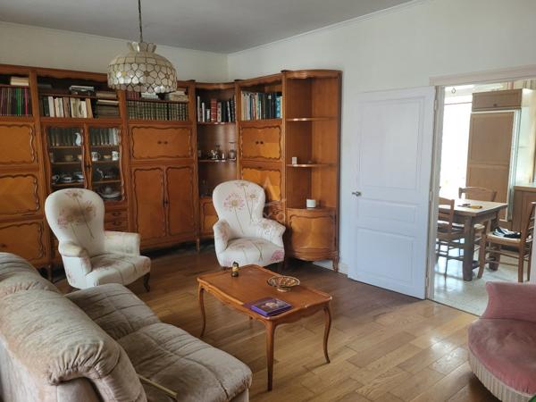 MONTMORT-LUCY : LONGERE de 94,10  m² avec DEPENDANCES sur 1.624 m²