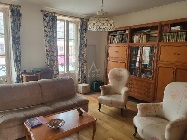 MONTMORT-LUCY : LONGERE de 94,10  m² avec DEPENDANCES sur 1.624 m²
