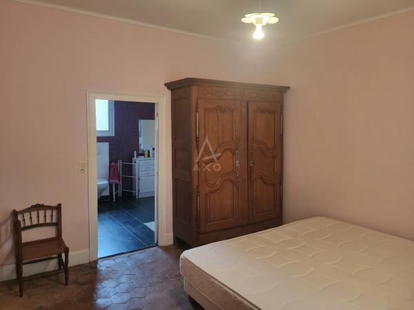 MONTMORT-LUCY : LONGERE de 94,10  m² avec DEPENDANCES sur 1.624 m²