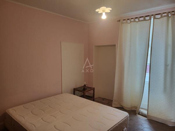 MONTMORT-LUCY : LONGERE de 94,10  m² avec DEPENDANCES sur 1.624 m²