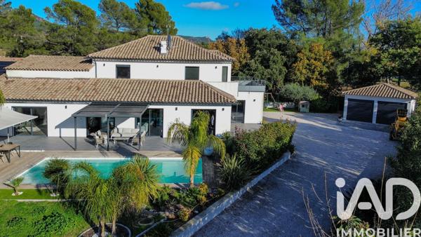 Maison à vendre 10 pièces 285 m² Roquebrune-sur-Argens