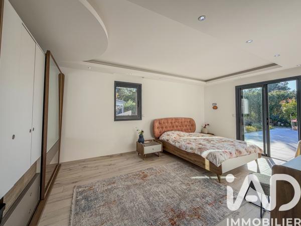 Maison à vendre 10 pièces 285 m² Roquebrune-sur-Argens