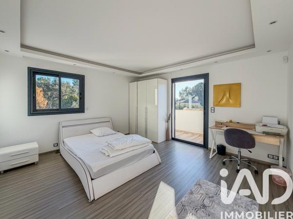 Maison à vendre 10 pièces 285 m² Roquebrune-sur-Argens
