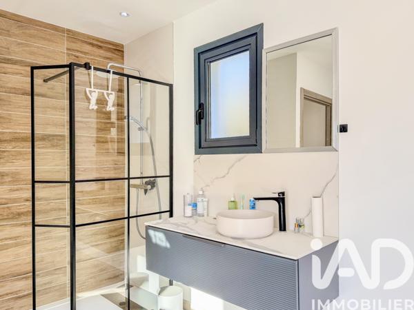 Maison à vendre 10 pièces 285 m² Roquebrune-sur-Argens