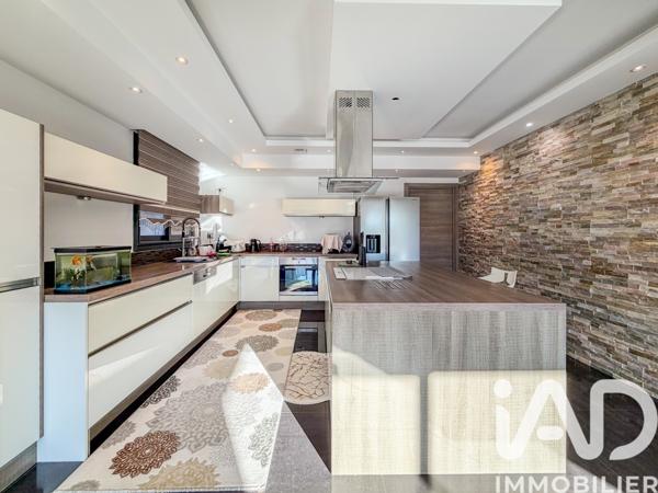 Maison à vendre 10 pièces 285 m² Roquebrune-sur-Argens