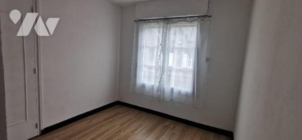 NOUVEAUTE, N'HESITER PAS A VISITER :
A VENDRE à ABBEVILLE, à proximité du Lycée Boucher de Per...