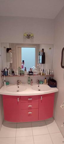 Vue sur la nature boisée, une belle terrasse sans vis à vis