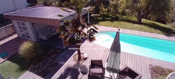 Vue sur la nature boisée, une belle terrasse sans vis à vis