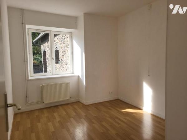 CAMPEAUX : Maison en pierre de plain-pied