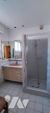 Maison de 117m² à rénover avec garage sur parcelle de 1114m² dans secteur très prisé à STELLA-PLAGE