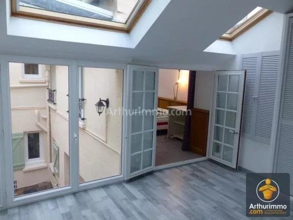 Vente                                                      Maison de ville
                        
                     7 pièces                      109 m2                     à Villeneuve-le-Roi
