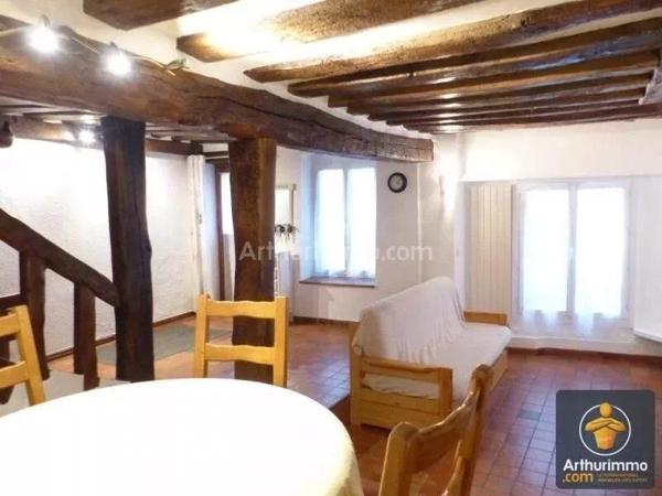 Vente                                                      Maison de ville
                        
                     7 pièces                      109 m2                     à Villeneuve-le-Roi