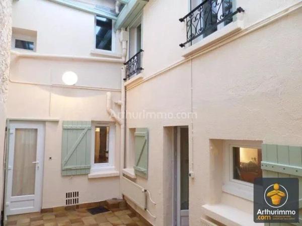 Vente                                                      Maison de ville
                        
                     7 pièces                      109 m2                     à Villeneuve-le-Roi