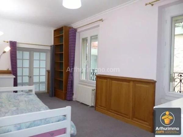 Vente                                                      Maison de ville
                        
                     7 pièces                      109 m2                     à Villeneuve-le-Roi