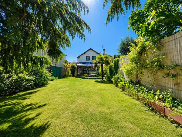 Maison Conflans Sainte Honorine 8 pièce(s) 160 m2 585 900 € **  - Référence  8206