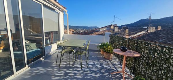 APPARTEMENT -LE BEAUSSET CENTRE