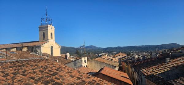 APPARTEMENT -LE BEAUSSET CENTRE