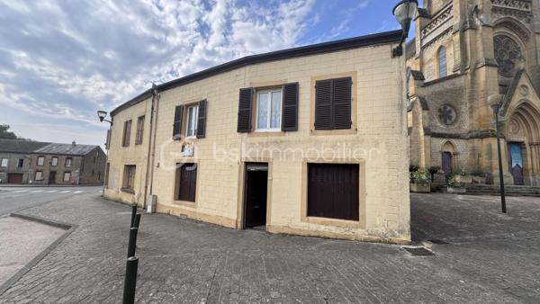 🔨 EXCLUSIVITÉ 🔨

Découvrez cette maison a rénover entièrement sur la place du village de DOUZY.

👉🏿Elle se compose comme tel :
 
. Entrée
. Cuisine
. Séjour
. Wc
. Accès au garage pouvant être rénover afin d'agrandir la maison avec la création d'une salle de bain et d'un salon.

👉🏿A L'étage : 

. Deux chambres

👉🏿Grenier : 

. Aménagement de deux chambres supplémentaires possible.

➕Les plus de cette maison : 

. Double vitrage PVC à l'étage
. Un terrain non attenant pouvant être loué pour une meilleure rentabilité.
. Toiture correcte 

Audit et Dpe a disposition.

Visites à tous moments