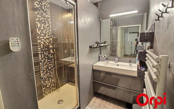 Appartement à vendre    4 pièces • 82,08 m2 Marseille 14