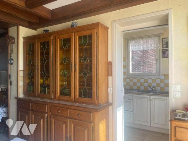 A VENDRE - A BAILLEUL dans le NORD (59) - Maison de ville mitoyenne d'un côté, située à proximi...