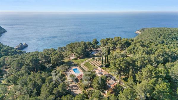 PROPRIETE FRONT DE MER