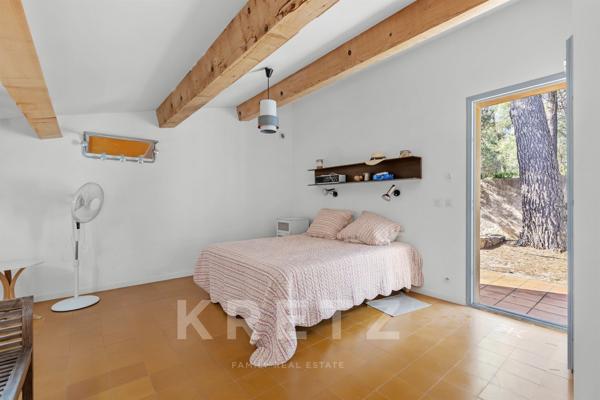 PROPRIETE FRONT DE MER