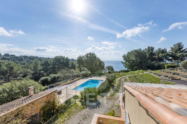 PROPRIETE FRONT DE MER