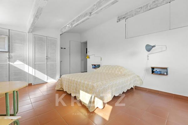 PROPRIETE FRONT DE MER