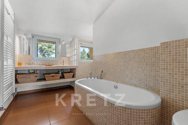 PROPRIETE FRONT DE MER