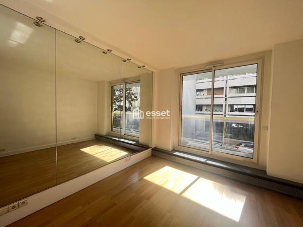 Location Appartement 5 pièces 139 m² - Paris 75116