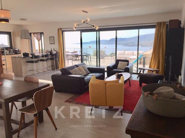 Villa contemporaine avec vue panoramique sur le golfe de Propriano