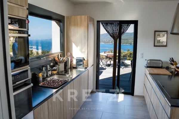 Villa contemporaine avec vue panoramique sur le golfe de Propriano