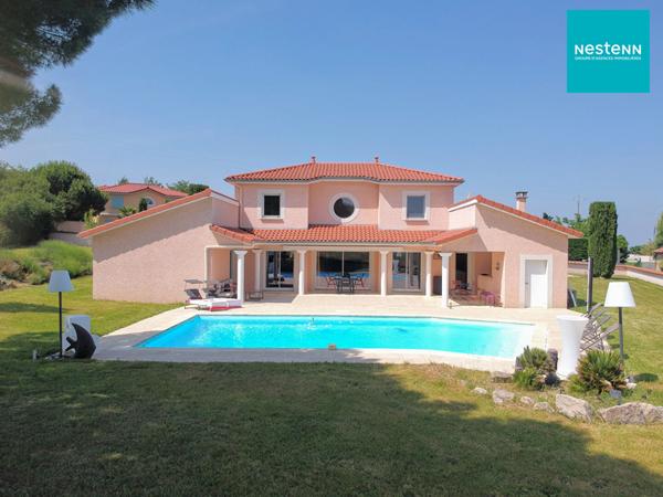 Montbrison (42600) : Maison de prestige 159 m² avec piscine chauffée et terrain arboré de 1919 m²