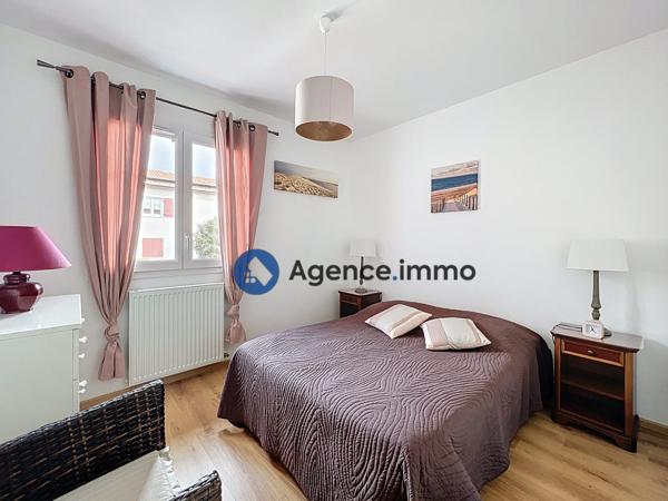 À vendre - Maison mitoyenne 2 côtés, 4 pièces située à Urrugne (64122)