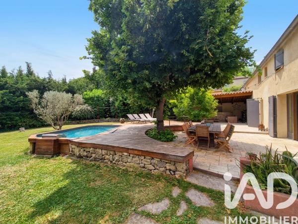 Maison à vendre 7 pièces 203 m² Aix-en-Provence