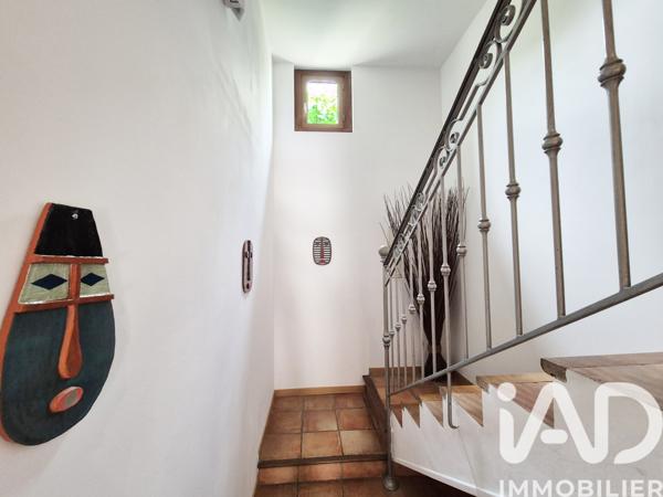 Maison à vendre 7 pièces 203 m² Aix-en-Provence