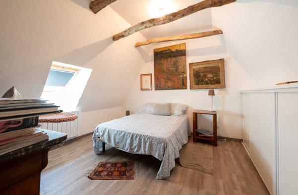 Maison ancienne - Gourdon Secteur GOURDON - Jolie longère en pierre restaurée 3 chambres avec jardin, puits, espace parking et garage